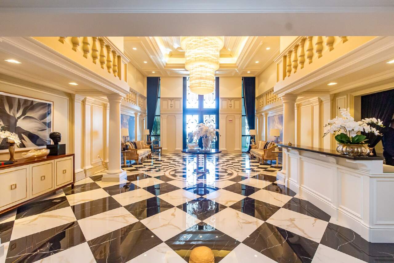 Aurora Exclusive Home