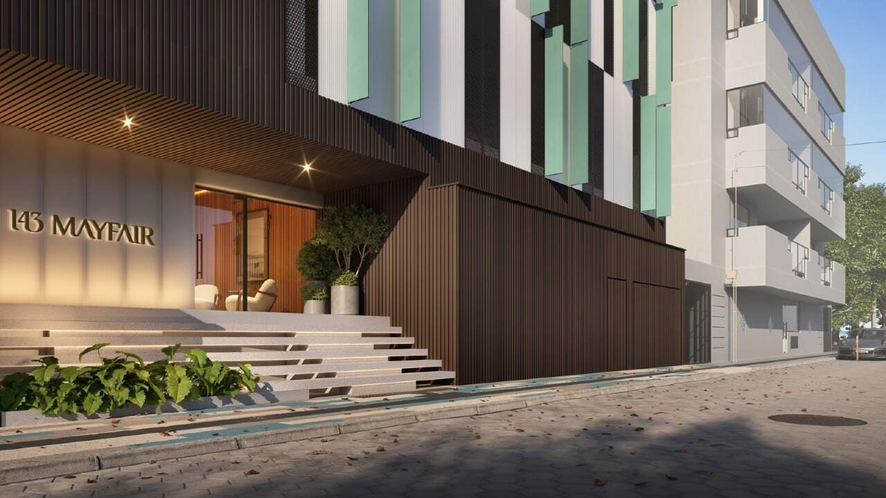 143 Mayfair by Leo Maia