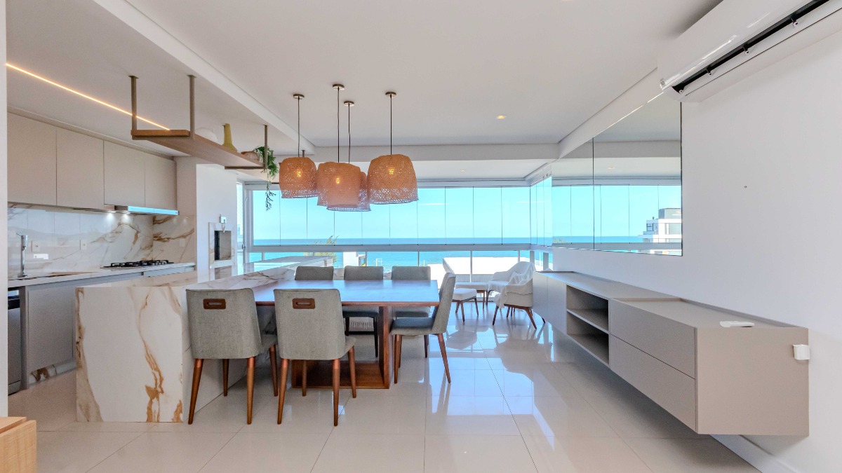 Apartamento com 3 Suítes no Amores da Brava Club House na Praia Brava de Itajaí
