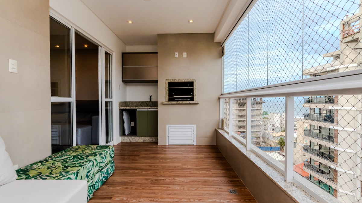 Apartamento com 2 quartos sendo 1 suíte no Edifício Ilha dos Amores na Praia Brava em Itajaí