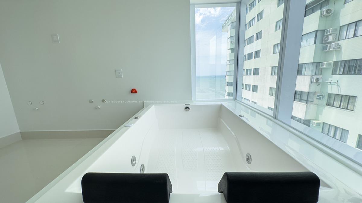 Apartamento com 4 Suítes no One Tower em Balneário Camboriú
