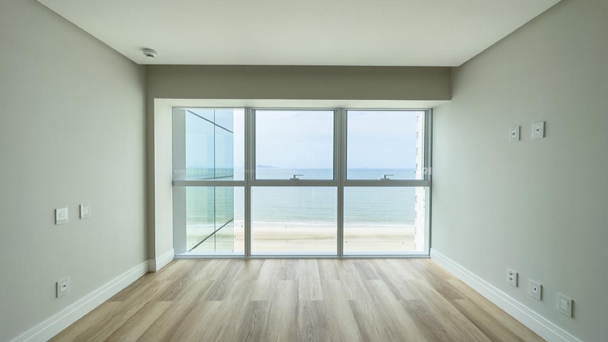 Apartamento com 4 Suítes no One Tower em Balneário Camboriú