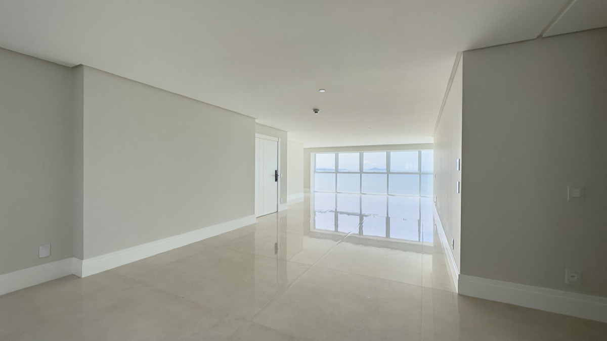 Apartamento com 4 Suítes no One Tower em Balneário Camboriú