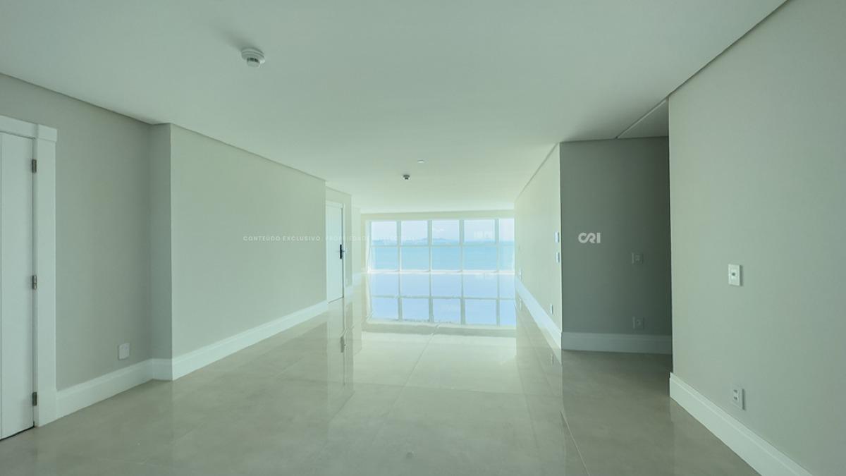 Apartamento com 4 Suítes no One Tower em Balneário Camboriú