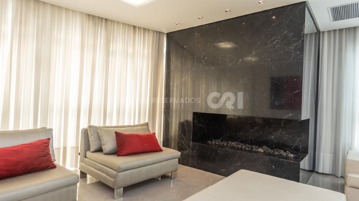 Amplo apartamente à venda com 4 suítes e 4 vagas de garagem no Villa Di Mare no centro de Balneário Camboriú