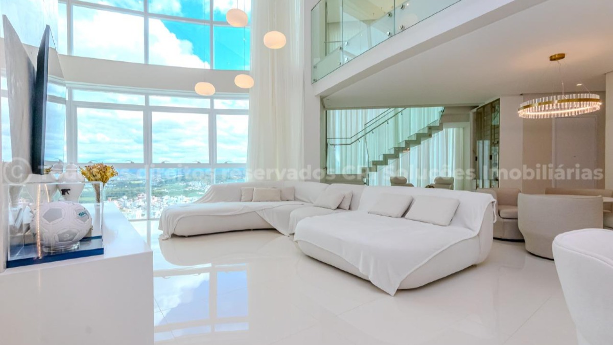 Apartamento duplex com 4 suítes no Magnifique Tower no Centro em Balneário Camboriú