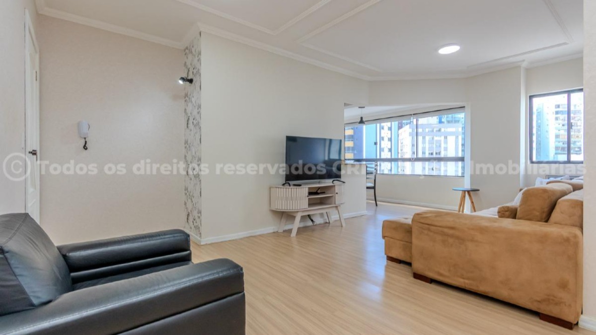 Apartamento com 3 quartos no Edifício Coral Gables no Centro de Balneário Camboriú