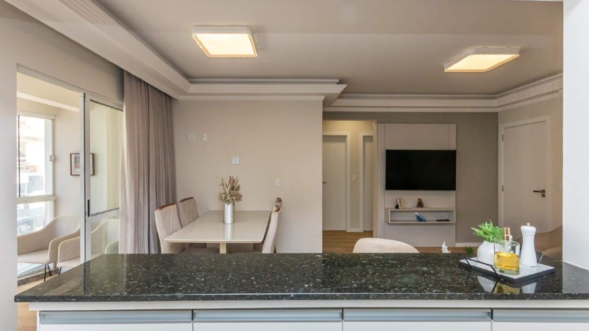 Apartamento com 3 quartos no edifício Basualdo no Centro em Balneário Camboriú
