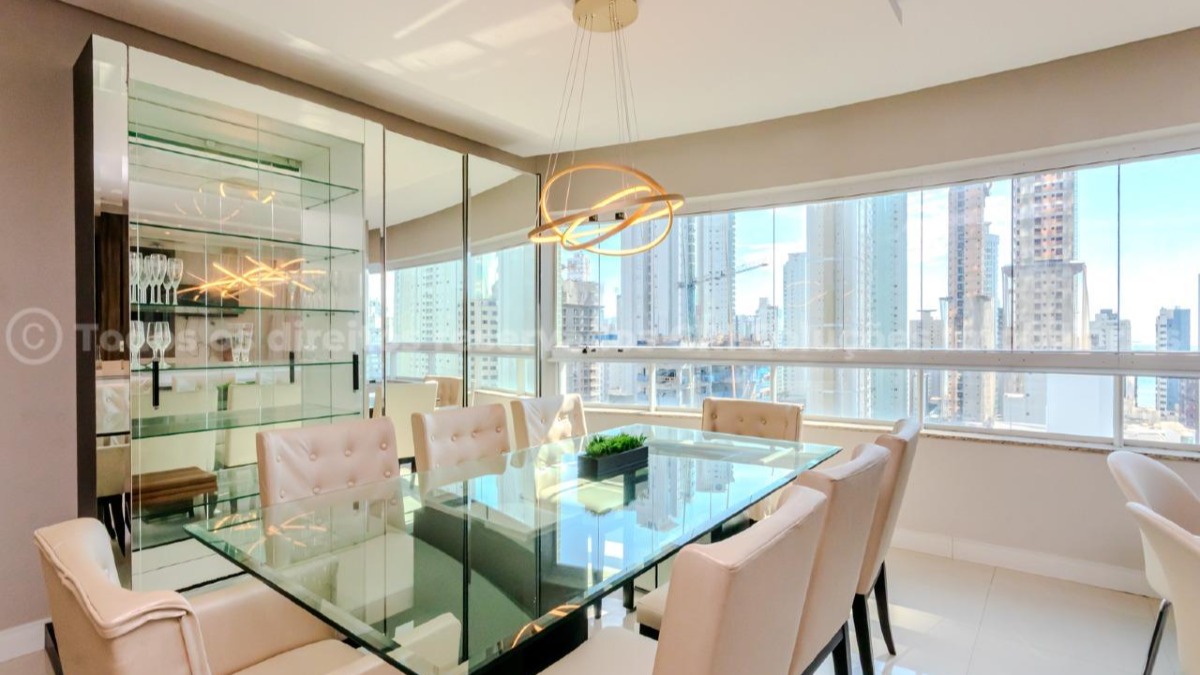 Apartamento com 3 dormitórios no Edifício Porto da Barra no Centro em Balneário Camboriú