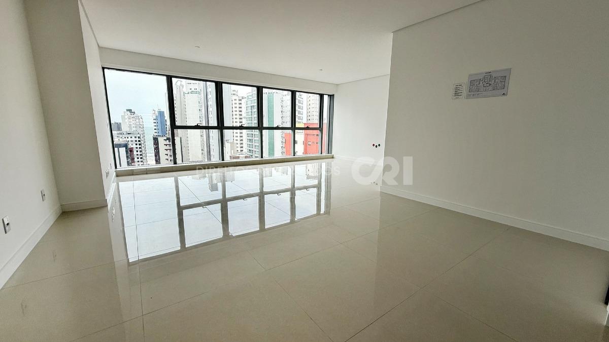  Apartamento no Edifício Vitra by Pininfarina com 04 Suítes no Centro em Balneário Camboriú