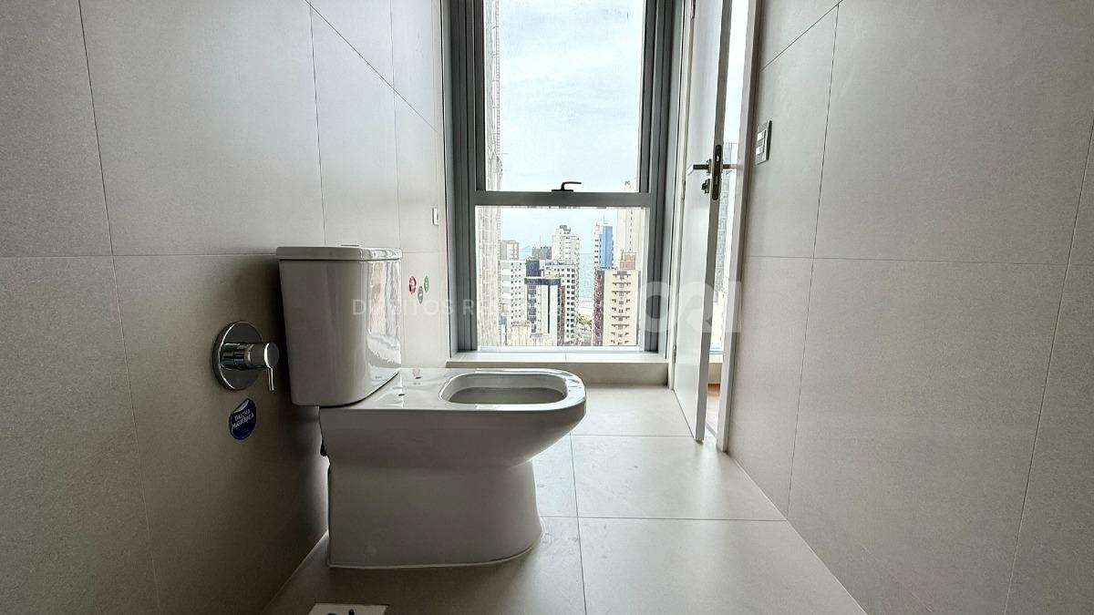  Apartamento no Edifício Vitra by Pininfarina com 04 Suítes no Centro em Balneário Camboriú