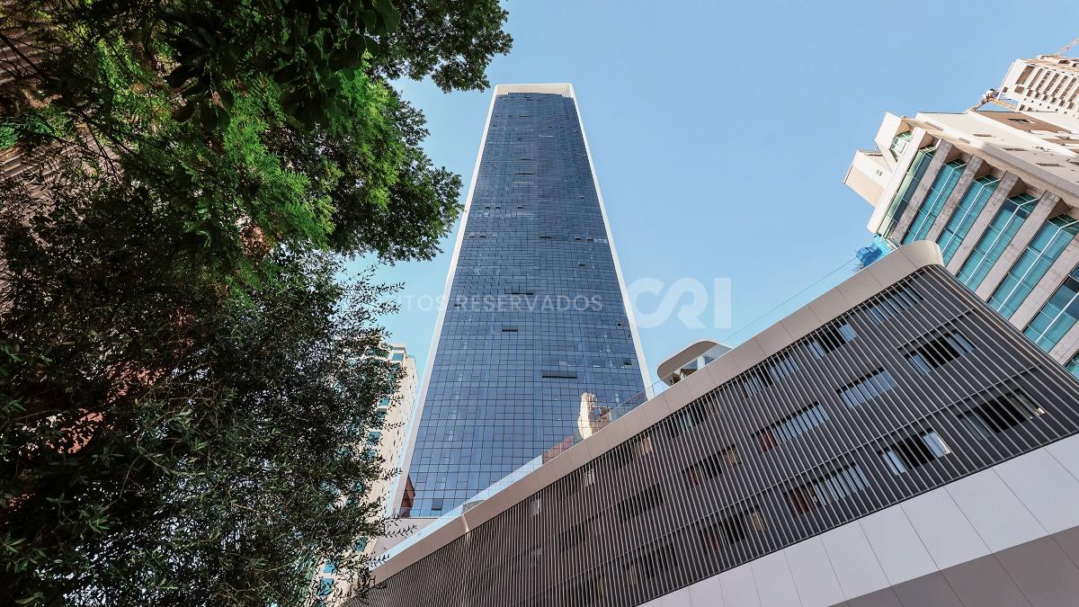  Apartamento no Edifício Vitra by Pininfarina com 04 Suítes no Centro em Balneário Camboriú