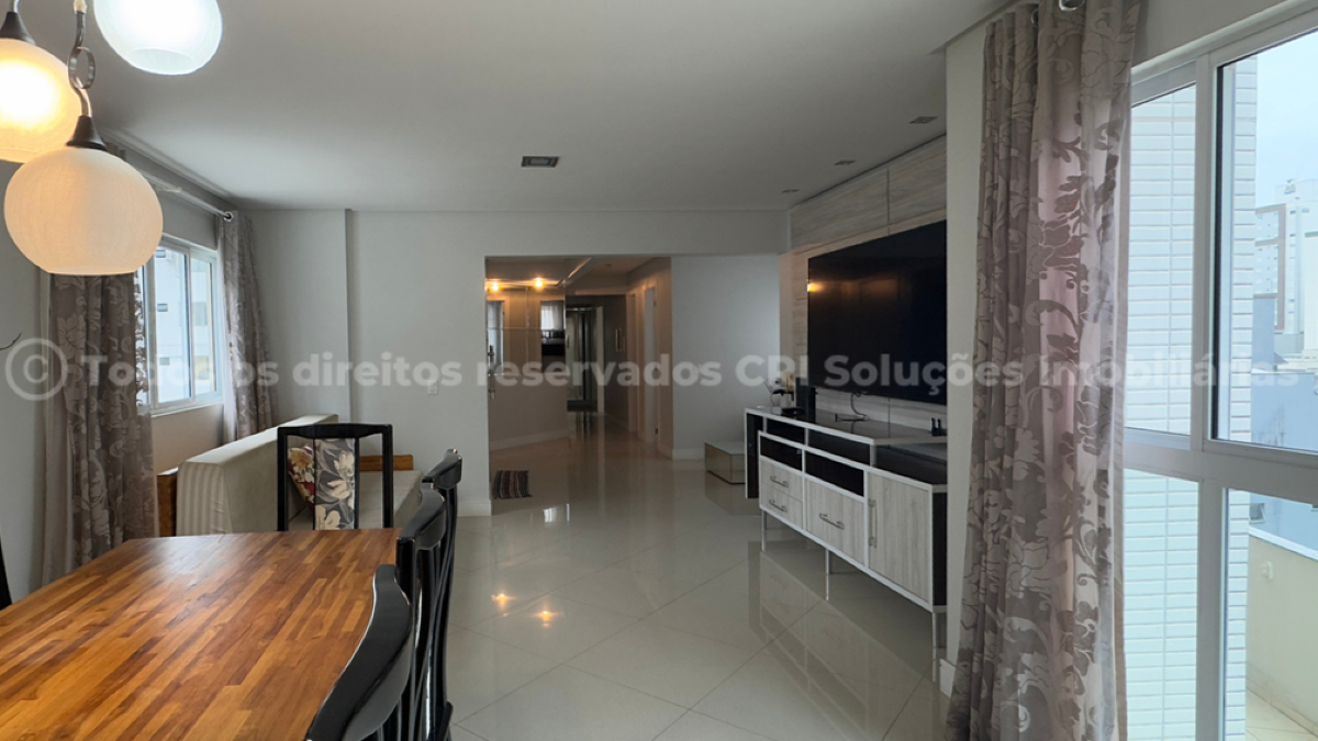 Apartamento com 3 dormitórios no Residencial Yverdon no Centro em Balneário Camboriú