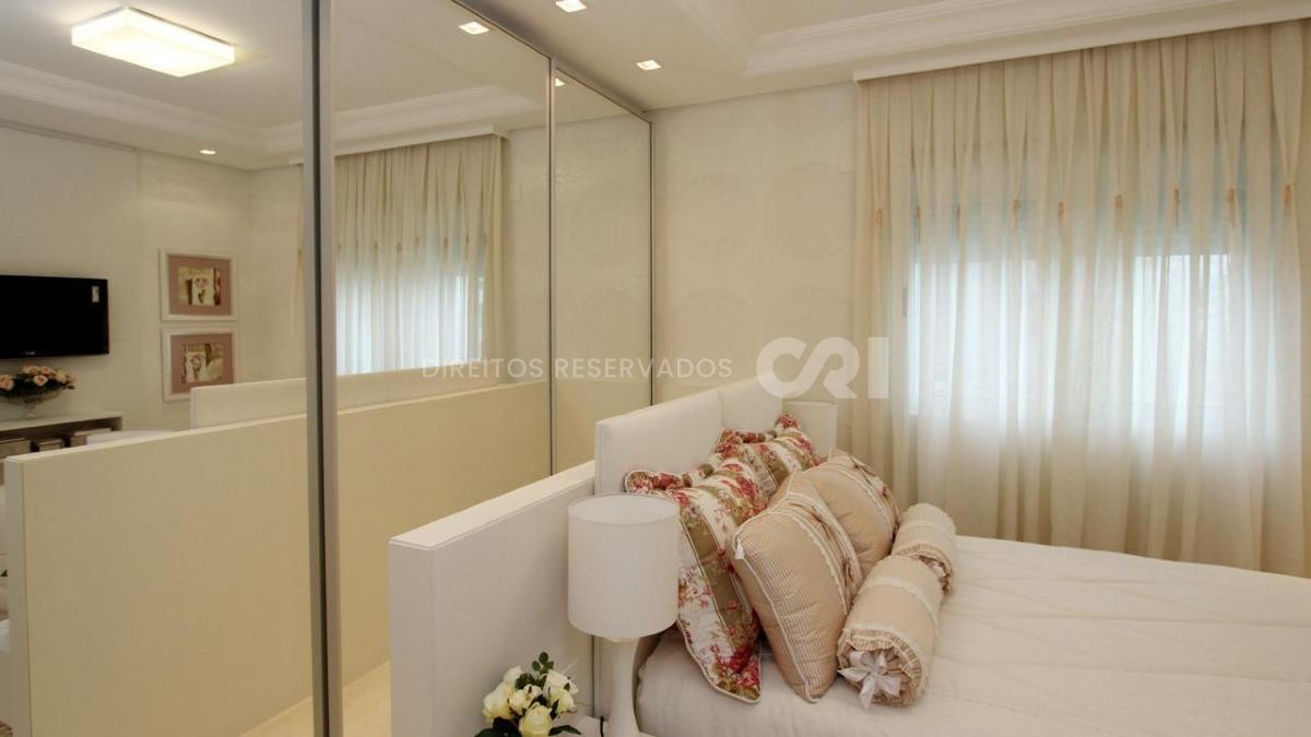 Apartamento mobiliado com 3 suítes no Edifício Alexandria no Centro em Balneário Camboriú