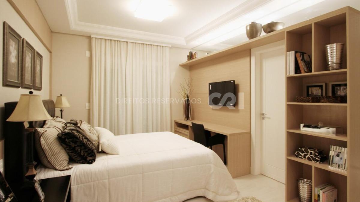 Apartamento mobiliado com 3 suítes no Edifício Alexandria no Centro em Balneário Camboriú