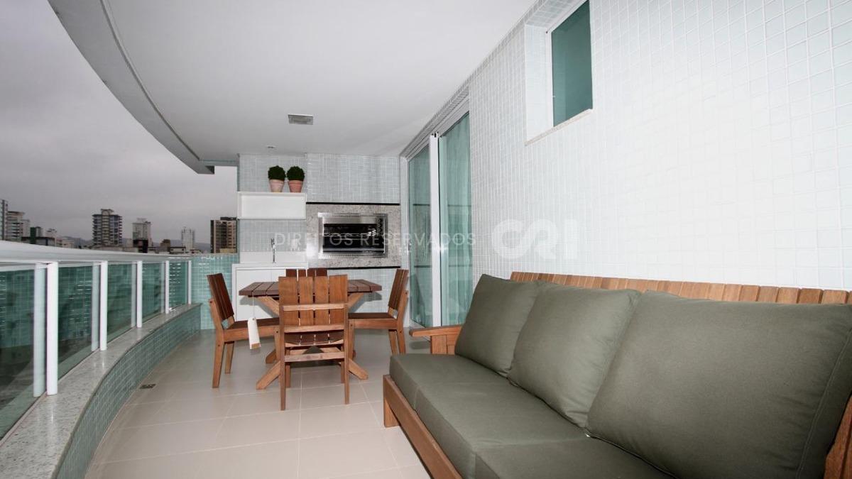 Apartamento mobiliado com 3 suítes no Edifício Alexandria no Centro em Balneário Camboriú