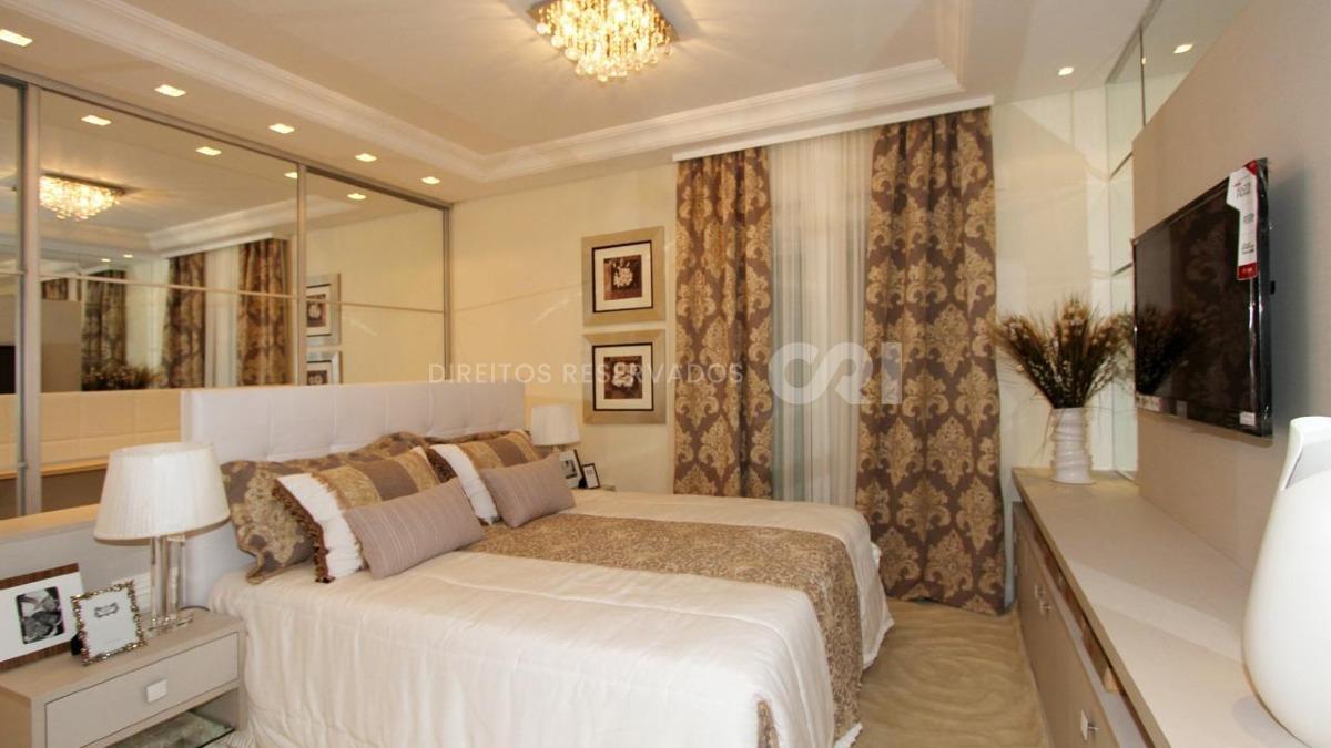 Apartamento mobiliado com 3 suítes no Edifício Alexandria no Centro em Balneário Camboriú