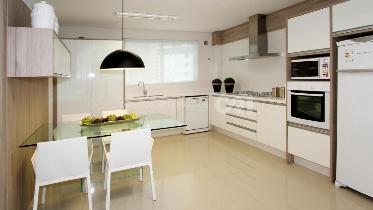 Apartamento mobiliado com 3 suítes no Edifício Alexandria no Centro em Balneário Camboriú