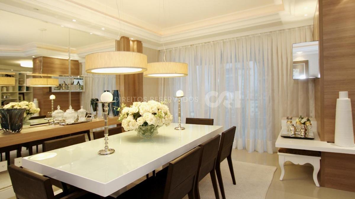 Apartamento mobiliado com 3 suítes no Edifício Alexandria no Centro em Balneário Camboriú