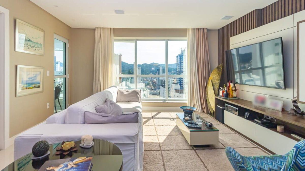 Apartamento com 3 suítes no Solar Gonçalves no Pioneiros em Balneário Camboriú