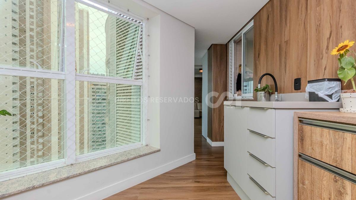 Apartamento a venda mobiliado com 3 suítes no Bellas Artes no Pioneiros em Balneário Camboriú
