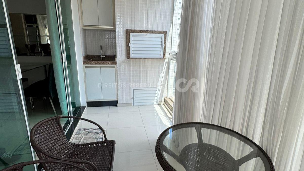 Apartamento mobiliado com 2 suítes no Alvorada Residence na Meia Praia em Itapema