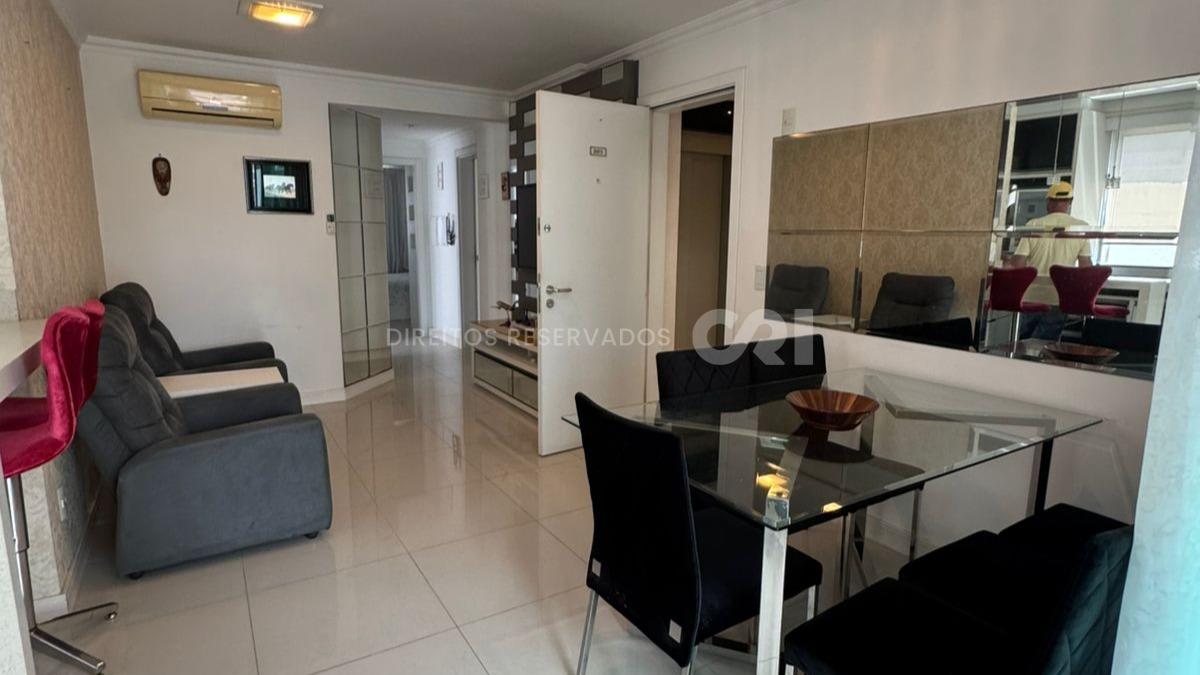 Apartamento mobiliado com 2 suítes no Alvorada Residence na Meia Praia em Itapema