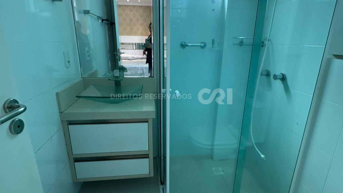 Apartamento mobiliado com 2 suítes no Alvorada Residence na Meia Praia em Itapema