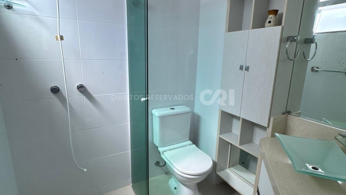 Apartamento mobiliado com 2 suítes no Alvorada Residence na Meia Praia em Itapema