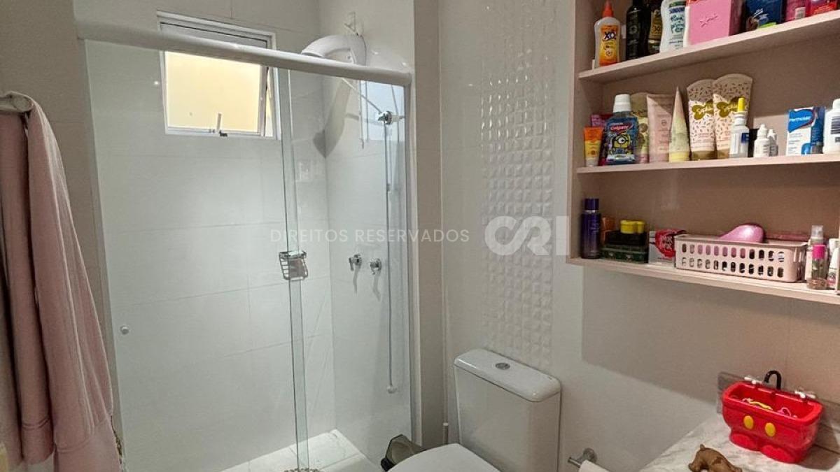 Apartamento com 3 suítes no Edifício Sky Tower na Meia Praia em Itapema