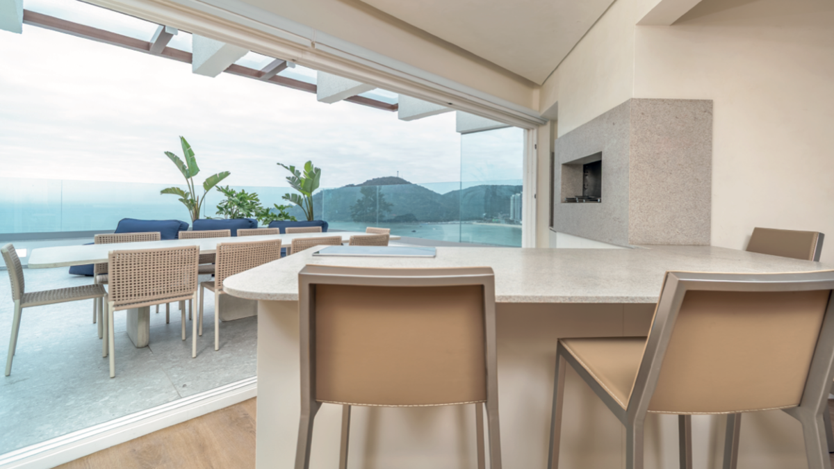 Cobertura duplex com 5 suítes no Theiss Heim na Barra Sul de Balneário Camboriú