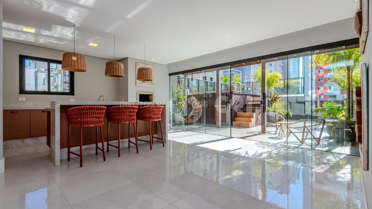 Apartamento garden com 3 suítes no Argos Residence no Centro de Balneário Camboriú