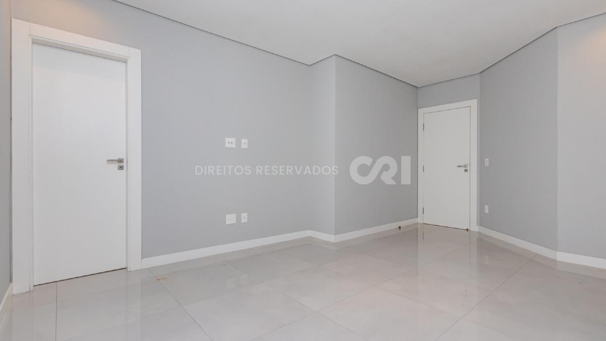 Apartamento garden com 3 suítes no Argos Residence no Centro de Balneário Camboriú