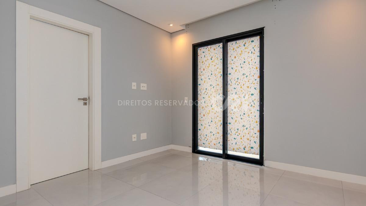 Apartamento garden com 3 suítes no Argos Residence no Centro de Balneário Camboriú