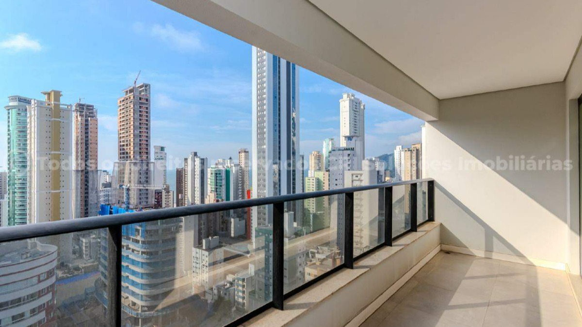 Apartamento com 3 suítes no Argos Residence no Centro de Balneário Camboriú