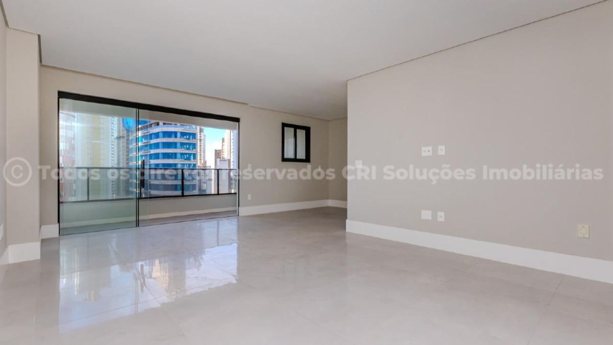 Apartamento com 4 suítes no Argos Residence no Centro de Balneário Camboriú