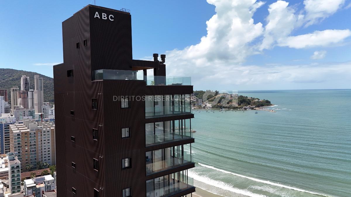 Apartamento no Edifício 143 Mayfair com 4 suítes e vista mar no Centro em Itapema