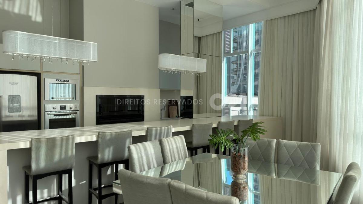 Apartamento com 4 suítes mobiliado no Le grand Parc no Centro de Itapema