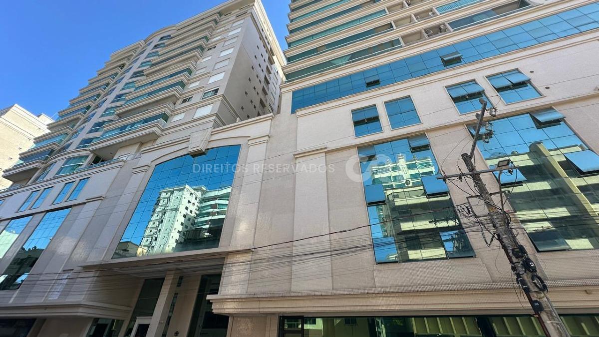 Apartamento com 4 suítes mobiliado no Le grand Parc no Centro de Itapema