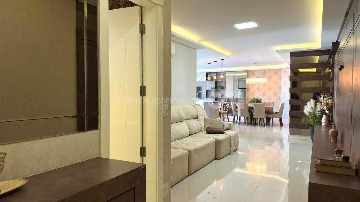 Apartamento com 4 suítes mobiliado no Le grand Parc no Centro de Itapema