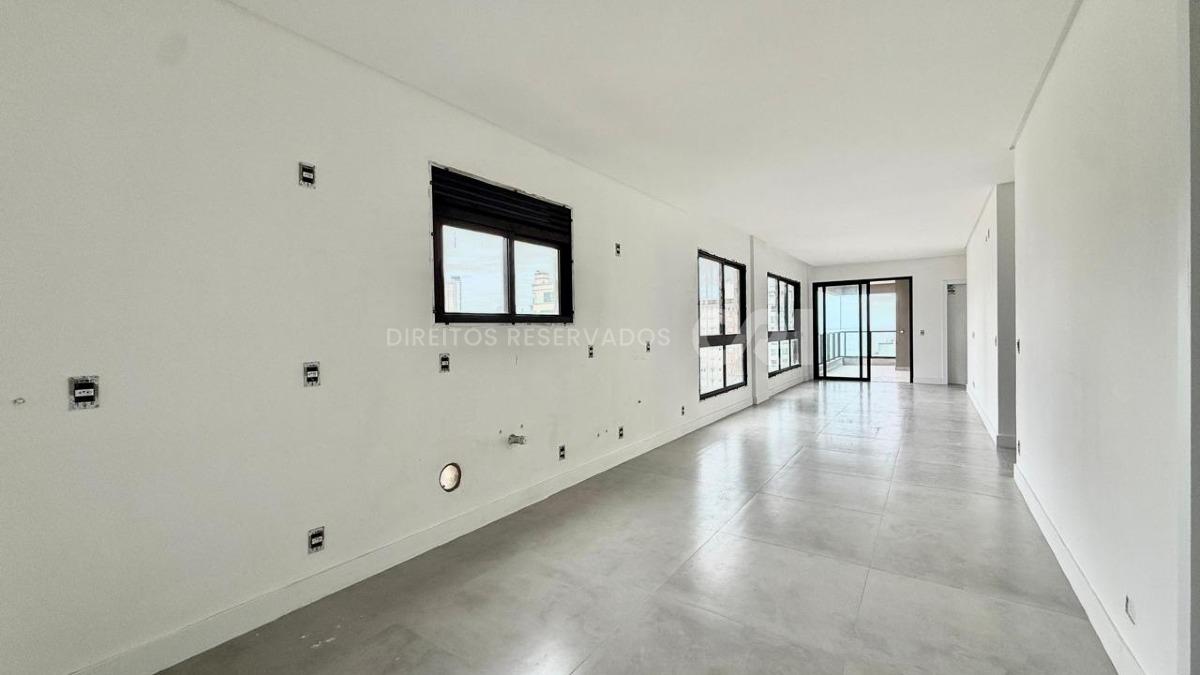 Apartamento com 4 suítes no Edifício Piazza Zilli no Centro, Itapema