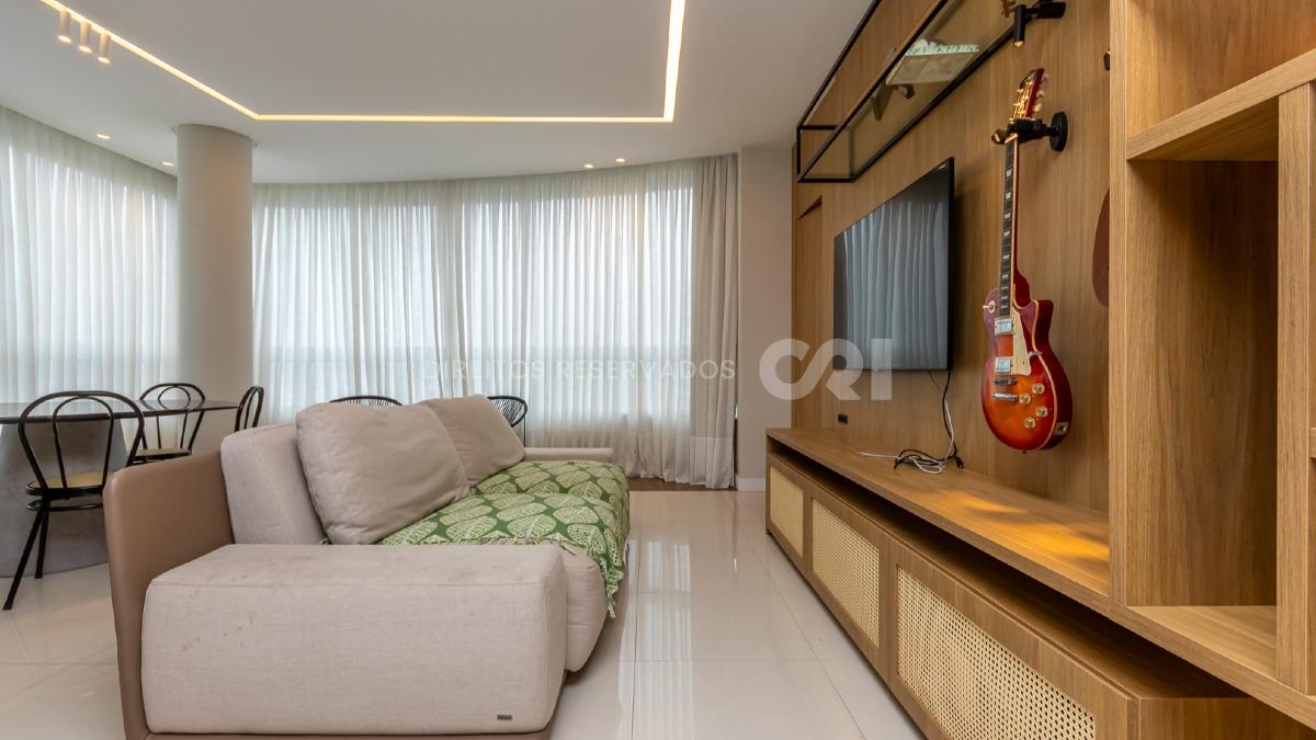Apartamento com 3 suítes no Edifício Brava Premium na Praia Brava de Itajaí
