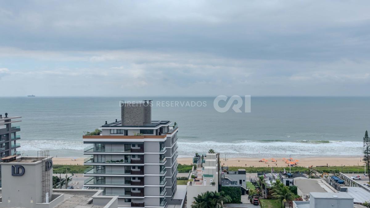 Apartamento com 2 suítes na Ilha de Maui Residence na Praia Brava em Itajaí