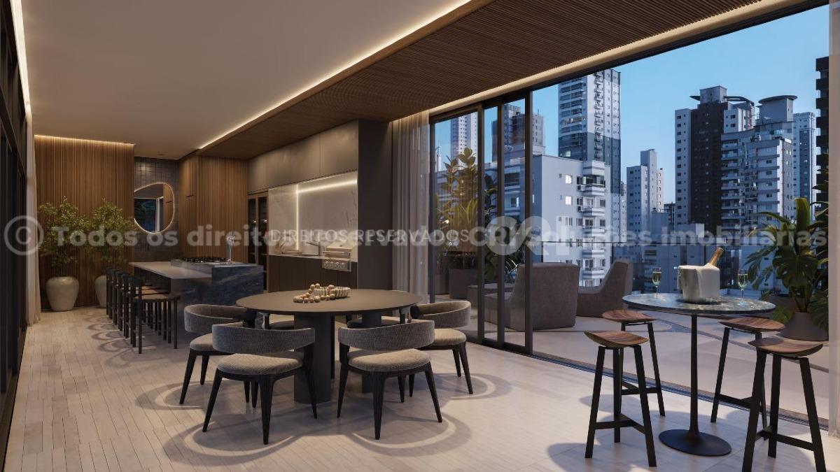 Apartamento com 03 suítes no Luminare Residencial no Centro em Balneário Camboriú