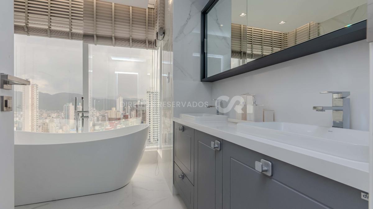 Apartamento mobiliado com 4 suítes no Grand Place Tower no Centro, Balneário Camboriú