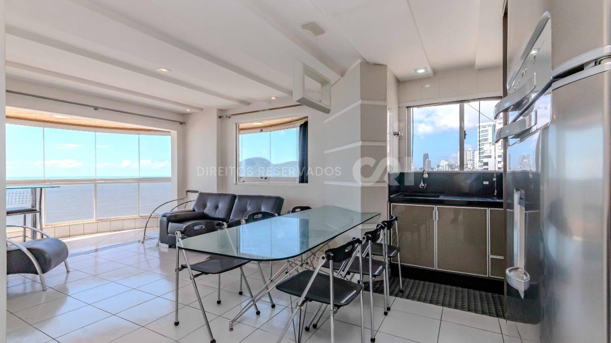 Apartamento com 2 Dormitórios no Marquês de Olinda em Balneário Camboriú no Centro