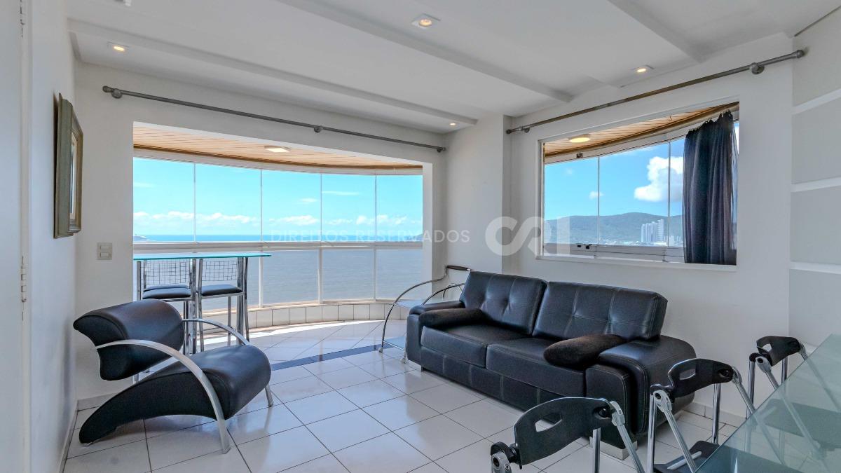 Apartamento com 2 Dormitórios no Marquês de Olinda em Balneário Camboriú no Centro