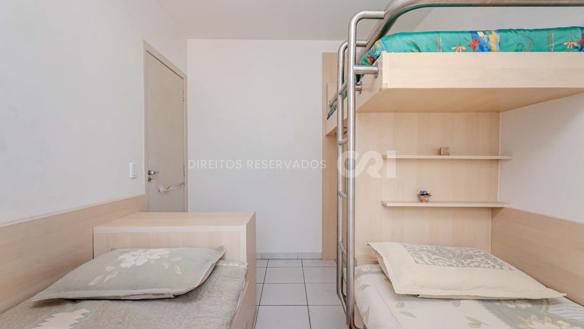 Apartamento com 2 Dormitórios no Marquês de Olinda em Balneário Camboriú no Centro