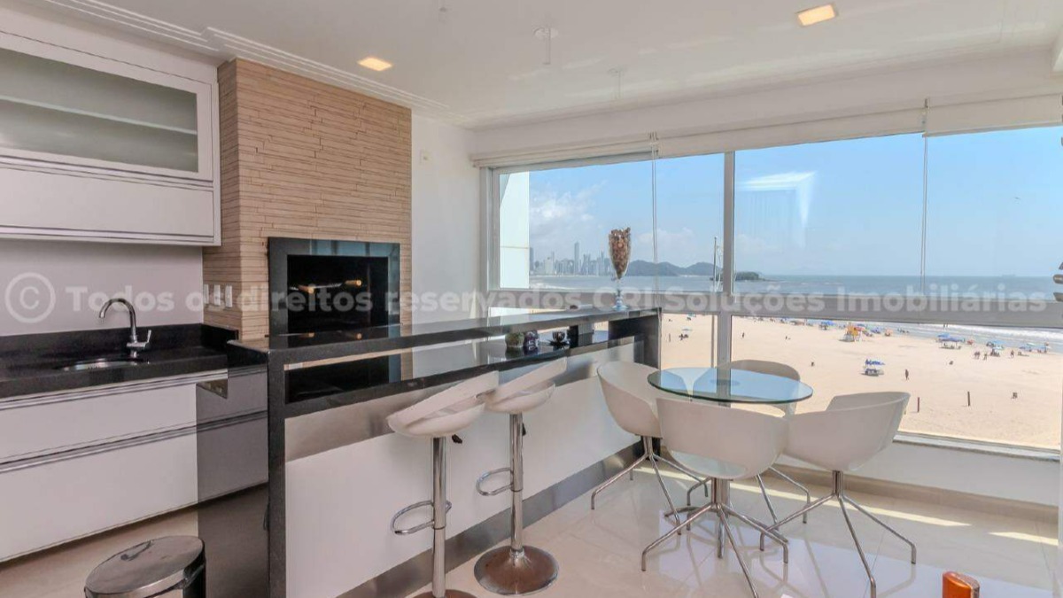 Apartamento com 4 suítes no Edifício Barramares no Centro em Balneário Camboriú