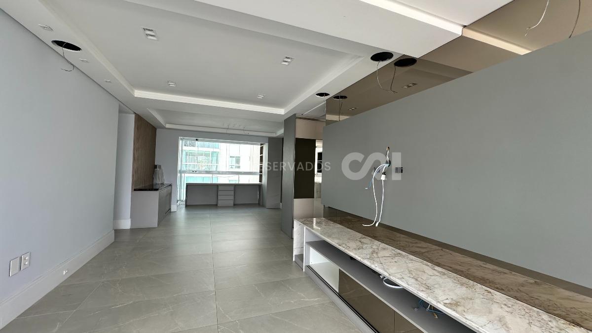 Apartamento com 3 suítes no Edifício Torre de Lyon no Pioneiros em Balneário Camboriú